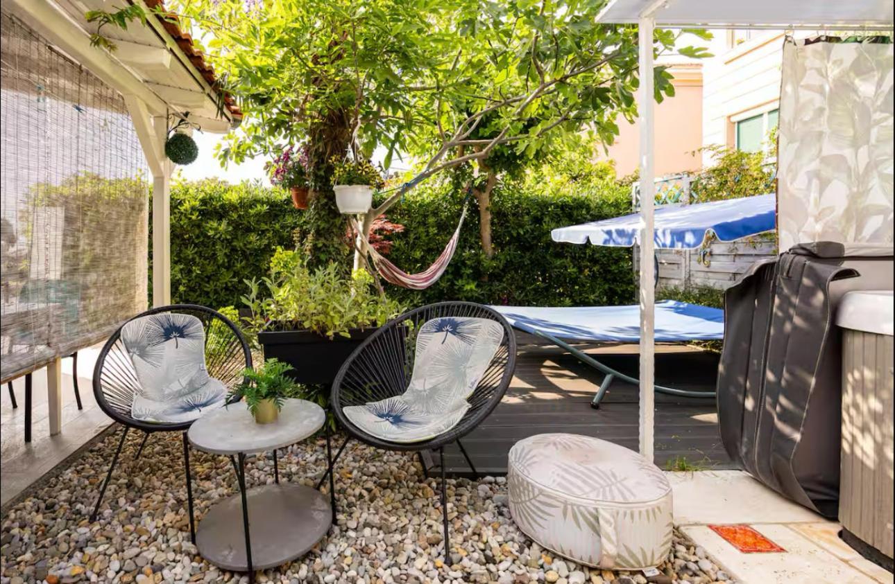 Beachfront House With Private Jacuzzi And Garden Zadar Zewnętrze zdjęcie