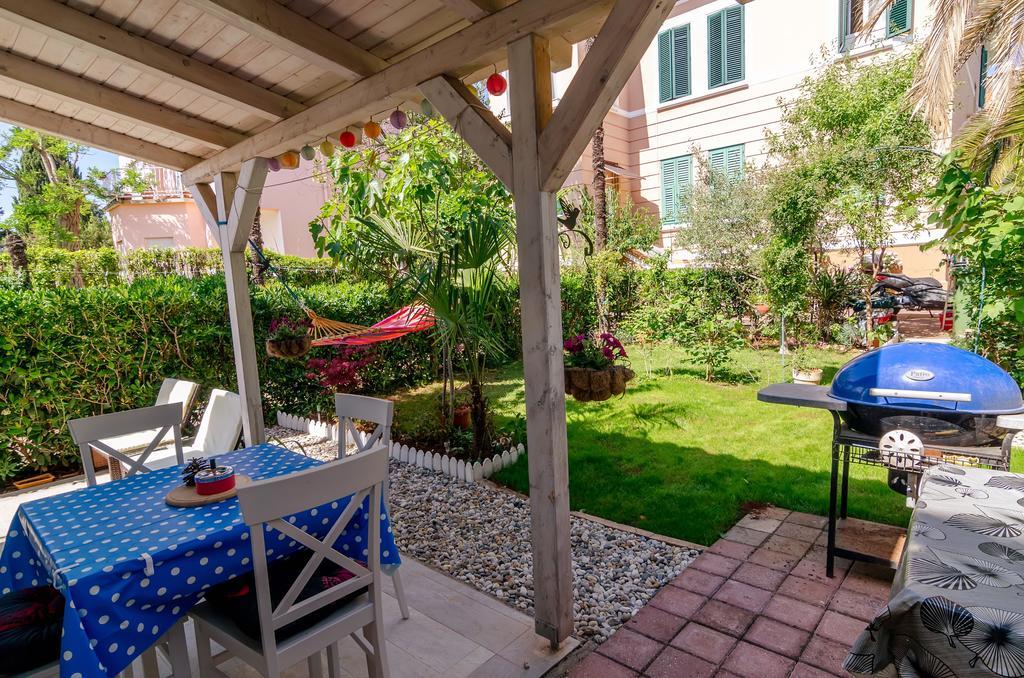 Beachfront House With Private Jacuzzi And Garden Zadar Zewnętrze zdjęcie