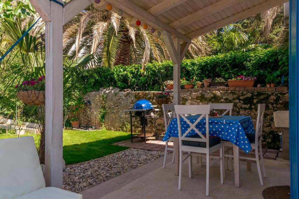 Beachfront House With Private Jacuzzi And Garden Zadar Zewnętrze zdjęcie
