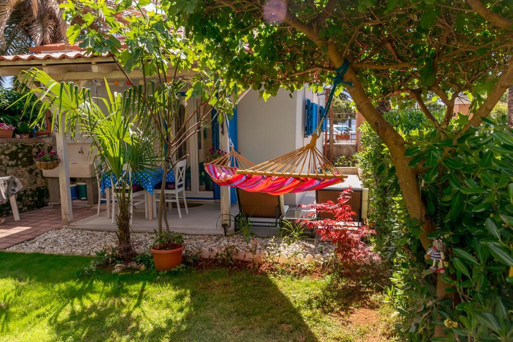 Beachfront House With Private Jacuzzi And Garden Zadar Zewnętrze zdjęcie